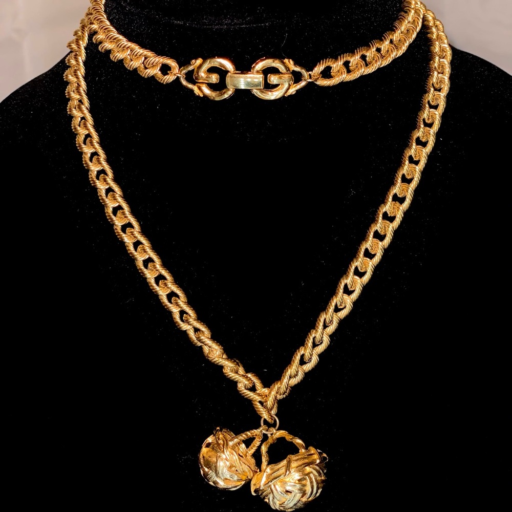 RARE GIVENCHY 18K CURB CHAIN!! 17’’GOLD PLATED w/ SIGNED BASKET CHARMS-Trendy